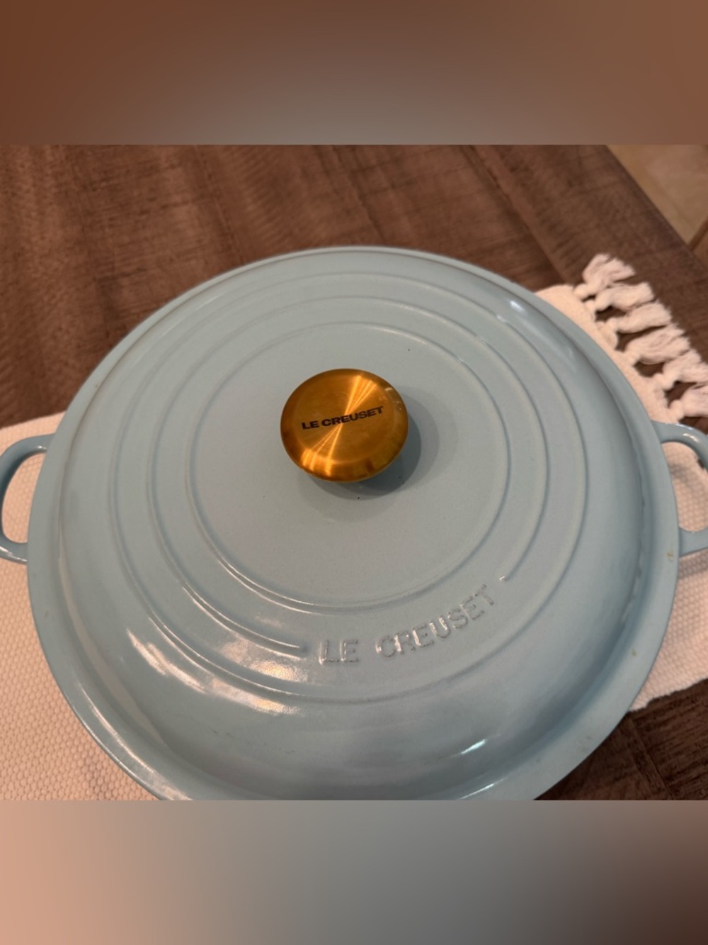 Le Creuset 32 Signature Braiser. Like new. Used this about 5 times. - Picture 2 of 5